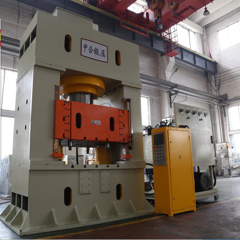 熱模段框架液壓機(jī)(圖1) 熱模段框架液壓機(jī)(圖1)