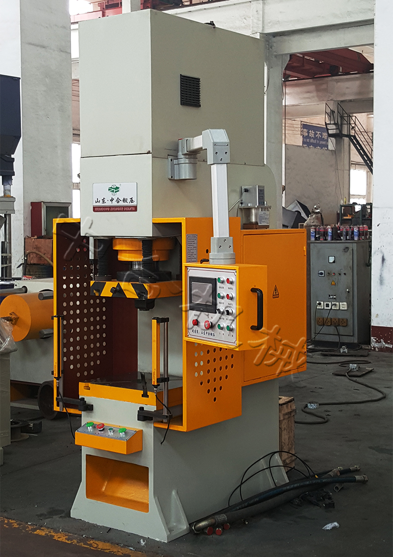 63噸液壓沖床(圖3) 63噸液壓沖床(圖3)