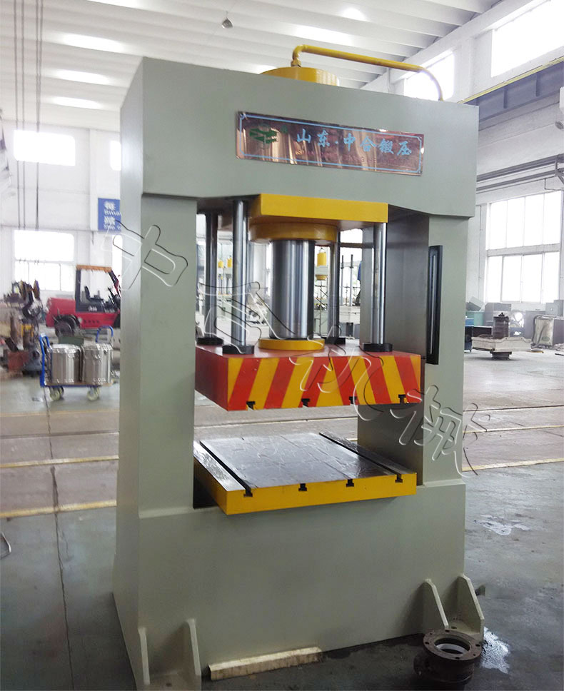 200噸大跨徑龍門液壓機(圖2) 200噸大跨徑龍門液壓機(圖2)