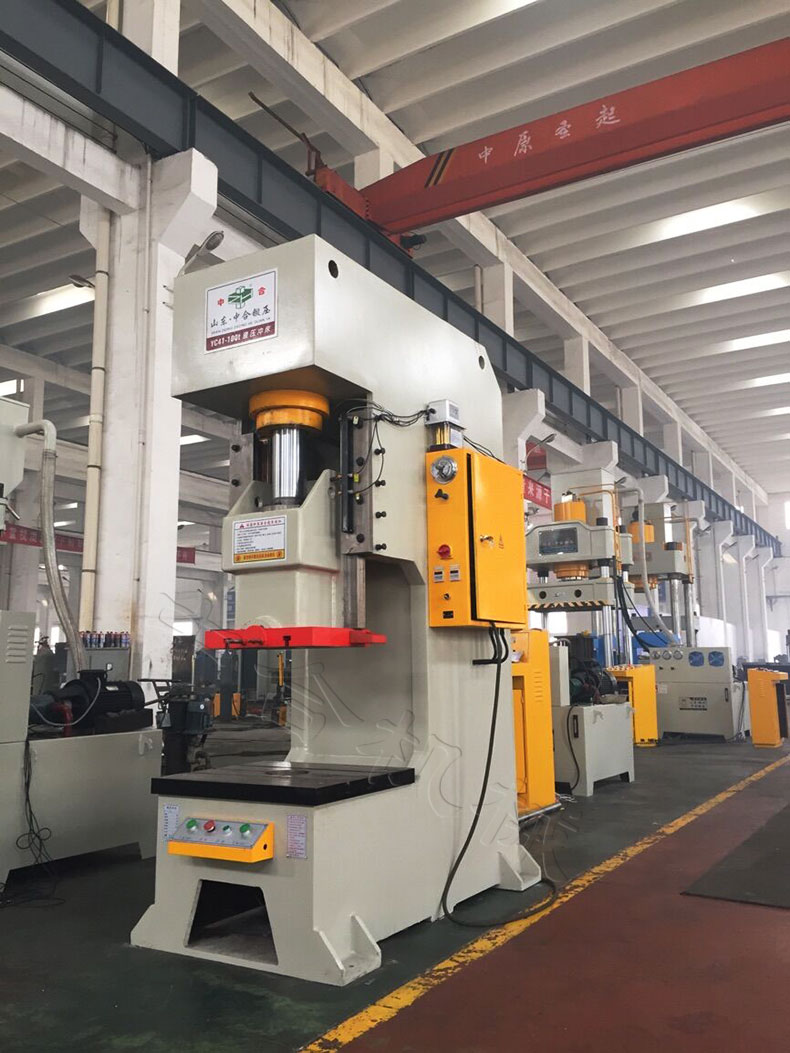 60噸導軌式液壓沖床(圖1) 60噸導軌式液壓沖床(圖1)