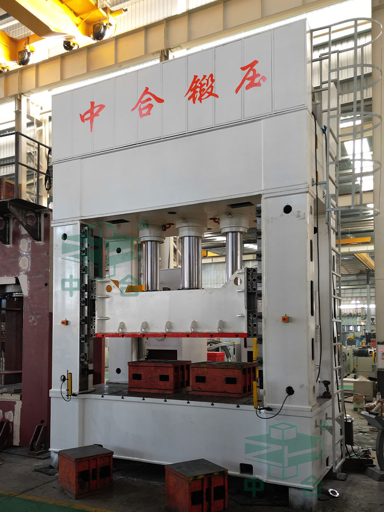 630噸框架式液壓機(jī) 630噸框架式液壓機(jī)