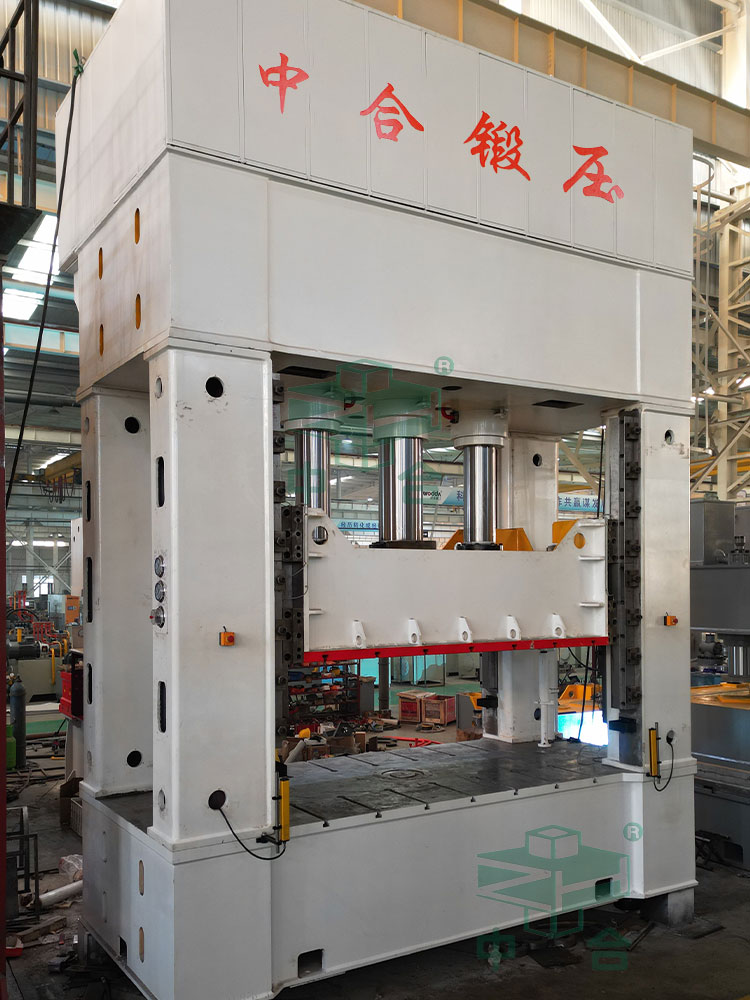 630噸框架式液壓機(jī) 630噸框架式液壓機(jī)