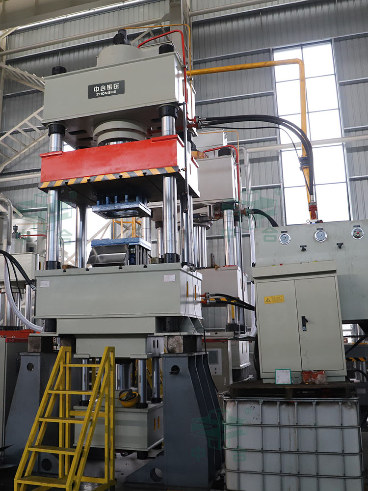 500噸不銹鋼水槽液壓機試機成功.jpg 500噸不銹鋼水槽液壓機試機成功.jpg