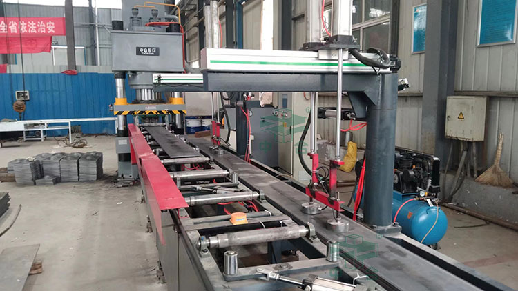 500噸全自動(dòng)錨桿托盤液壓機(jī).jpg 500噸全自動(dòng)錨桿托盤液壓機(jī).jpg