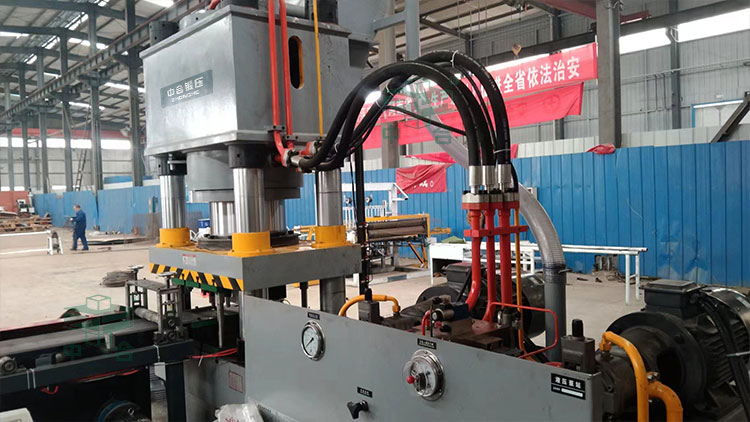 500噸四柱液壓機(錨桿托盤液壓機).jpg 500噸四柱液壓機(錨桿托盤液壓機).jpg