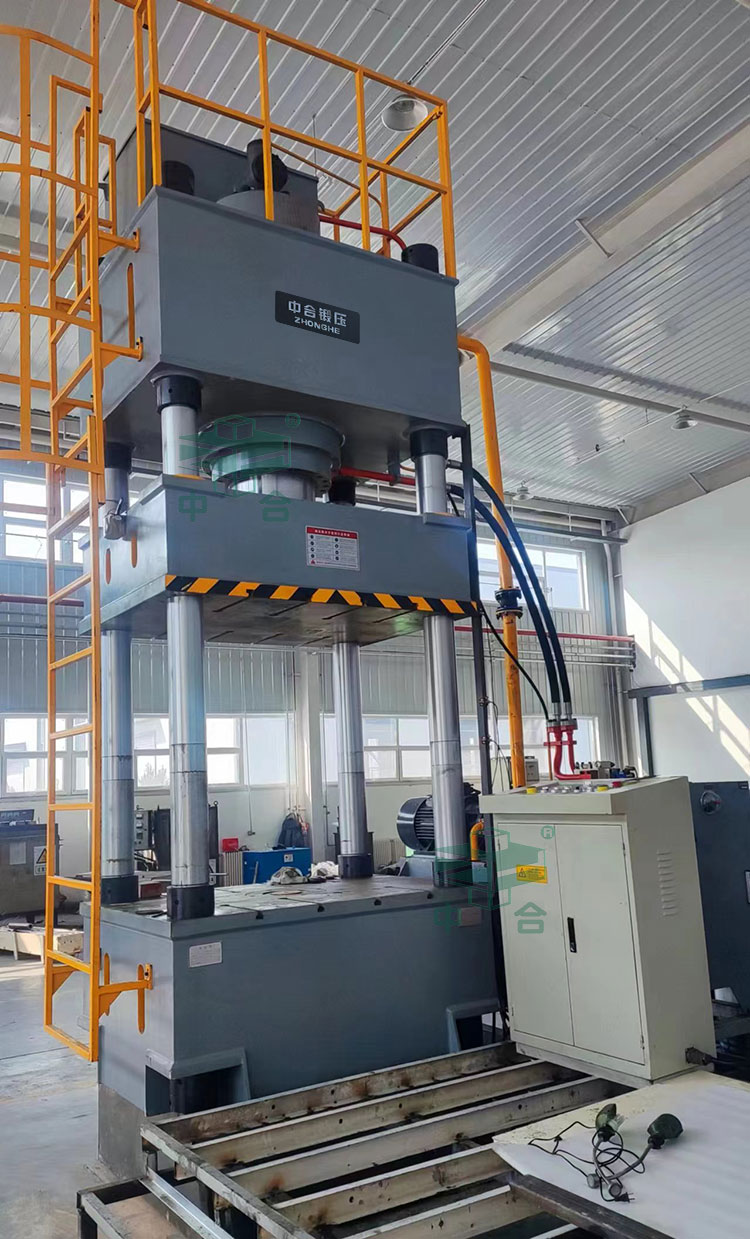 500噸四柱液壓機(jī) 500噸四柱液壓機(jī)