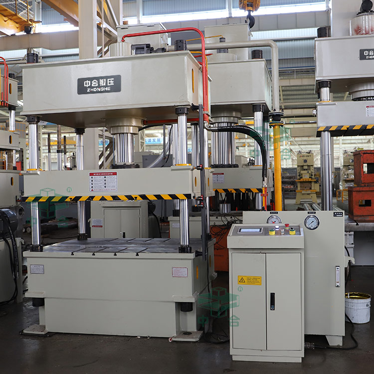 100噸四柱液壓機(jī)車間實(shí)拍圖 100噸四柱液壓機(jī)車間實(shí)拍圖