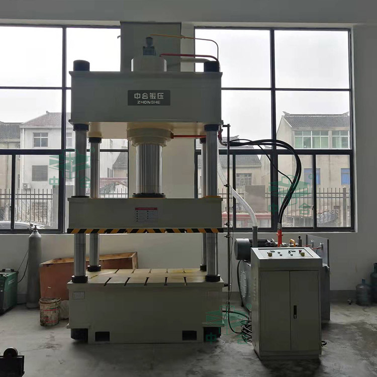 315噸三梁四柱液壓機(jī) 315噸三梁四柱液壓機(jī)