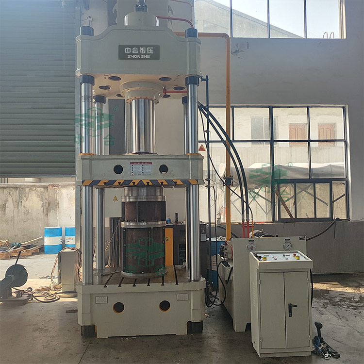 315噸四柱液壓機(jī)客戶現(xiàn)場.jpg 315噸四柱液壓機(jī)客戶現(xiàn)場.jpg