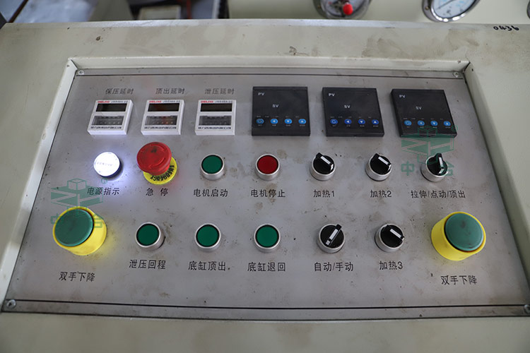 按鈕控制臺(tái) 按鈕控制臺(tái)