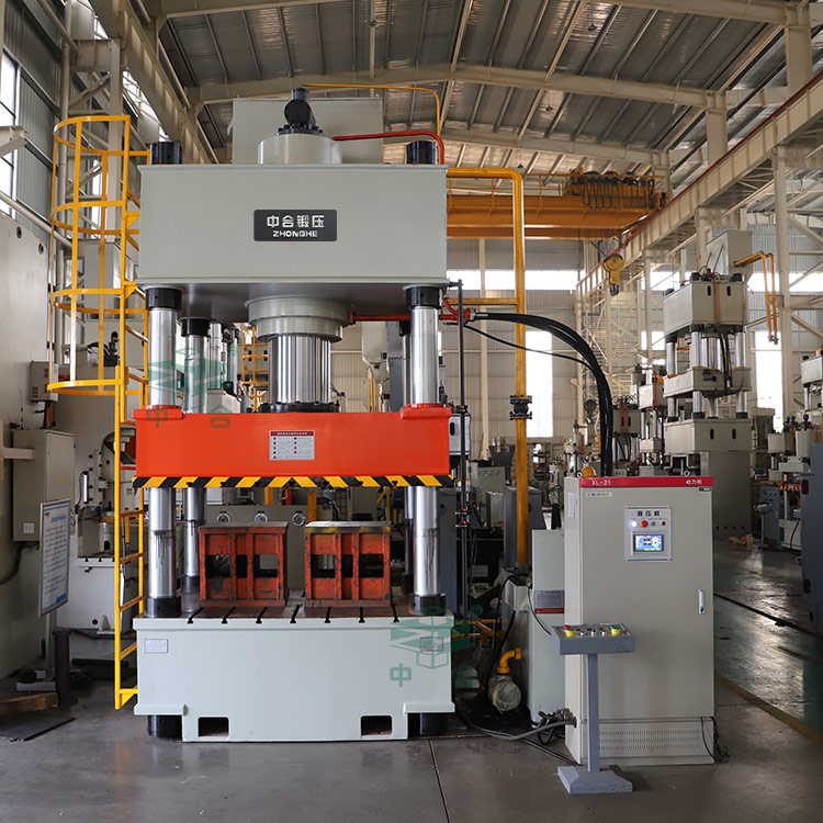 500噸三梁四柱液壓機(jī) 500噸三梁四柱液壓機(jī)