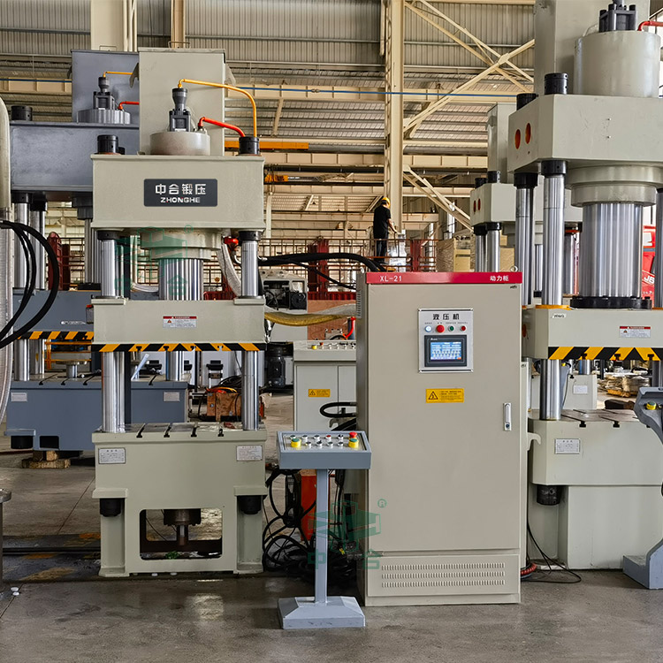 150噸四柱液壓機.jpg 150噸四柱液壓機.jpg