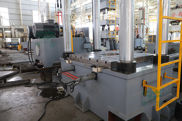 800噸四柱液壓機(圖2).jpg 800噸四柱液壓機(圖2).jpg