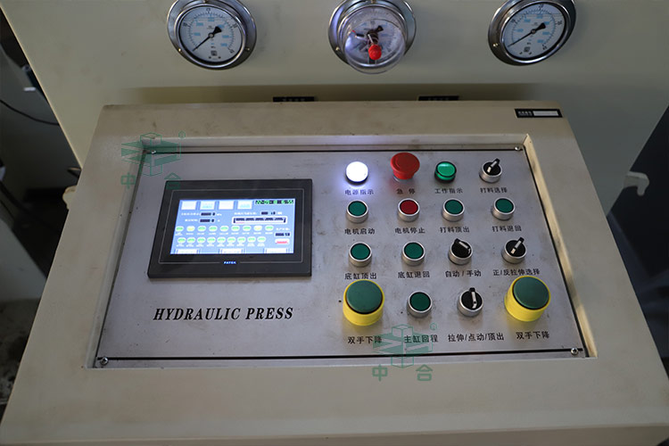 PLC控制臺(tái).jpg PLC控制臺(tái).jpg