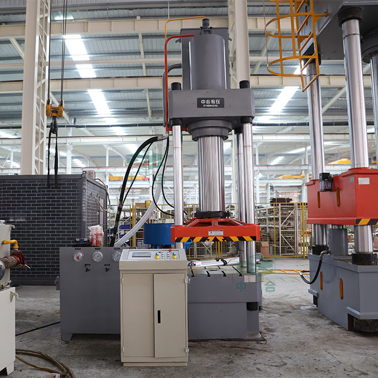 315噸耐火磚成型液壓機(jī).jpg 315噸耐火磚成型液壓機(jī).jpg