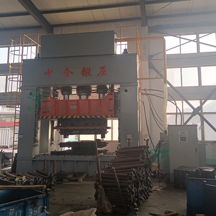 1000噸汽車配件液壓機(jī).jpg 1000噸汽車配件液壓機(jī).jpg