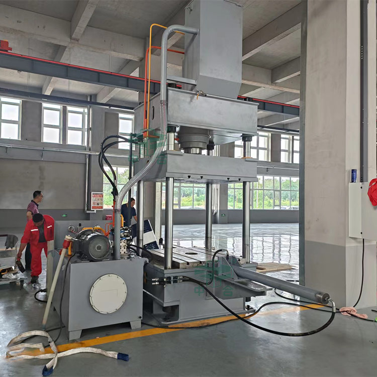 200噸軸承壓裝液壓機客戶現(xiàn)場.jpg 200噸軸承壓裝液壓機客戶現(xiàn)場.jpg