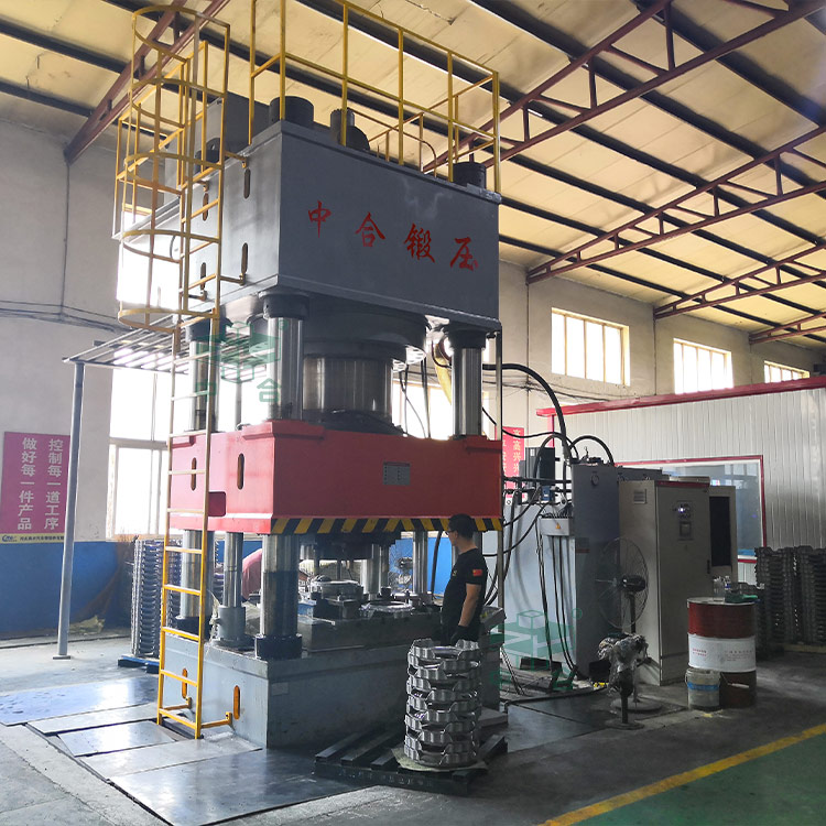 2000噸汽車離合器沖壓液壓機(jī).jpg 2000噸汽車離合器沖壓液壓機(jī).jpg