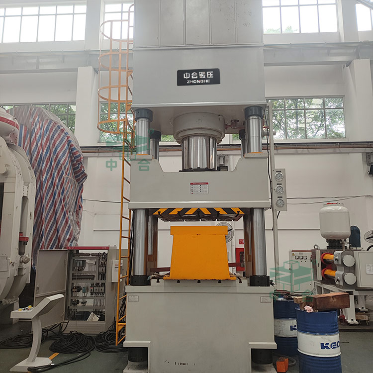 800噸金屬冷擠壓液壓機(jī)客戶車間.jpg 800噸金屬冷擠壓液壓機(jī)客戶車間.jpg