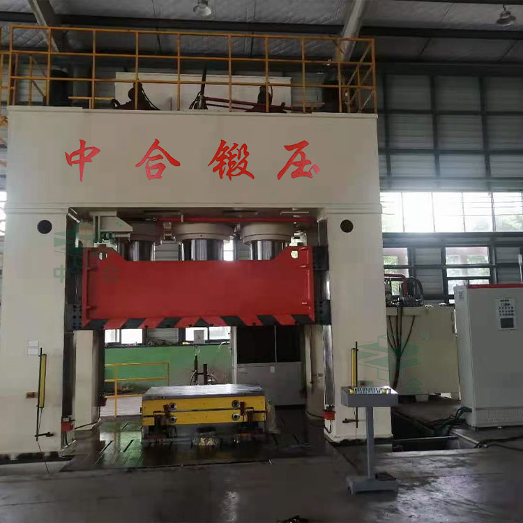 3000噸框架式液壓機(jī).jpg 3000噸框架式液壓機(jī).jpg