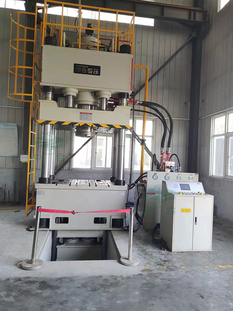 500噸封頭液壓機(jī)客戶現(xiàn)場(chǎng).jpg 500噸封頭液壓機(jī)客戶現(xiàn)場(chǎng).jpg