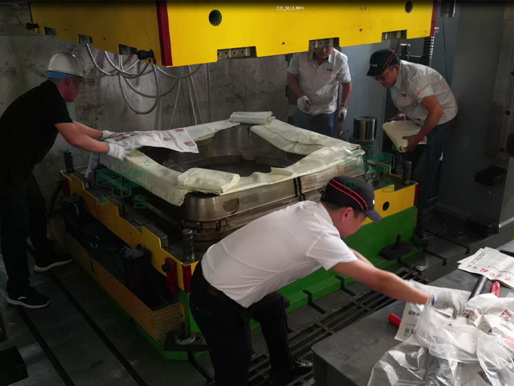 玻璃鋼風(fēng)機外殼成型液壓機試機.jpg 玻璃鋼風(fēng)機外殼成型液壓機試機.jpg