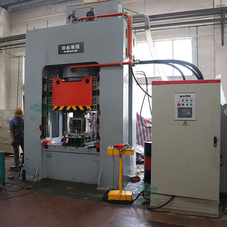 800噸錨桿托盤液壓機(jī).jpg 800噸錨桿托盤液壓機(jī).jpg