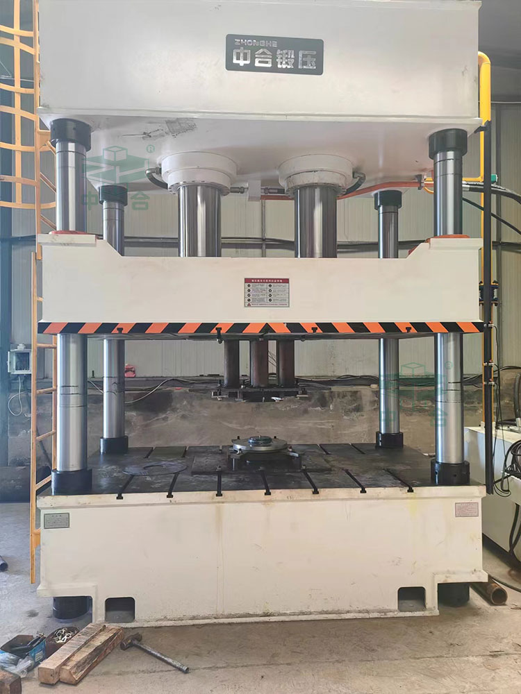 500噸農(nóng)機(jī)配件沖壓成型液壓機(jī).jpg 500噸農(nóng)機(jī)配件沖壓成型液壓機(jī).jpg