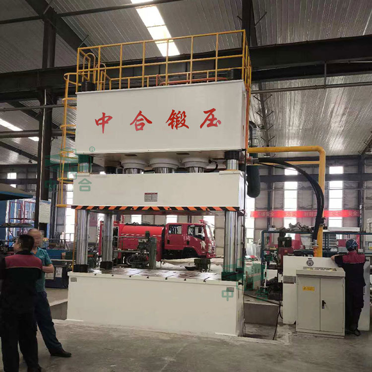 1000噸鋼板校正壓型液壓機(jī)現(xiàn)場(chǎng).jpg 1000噸鋼板校正壓型液壓機(jī)現(xiàn)場(chǎng).jpg