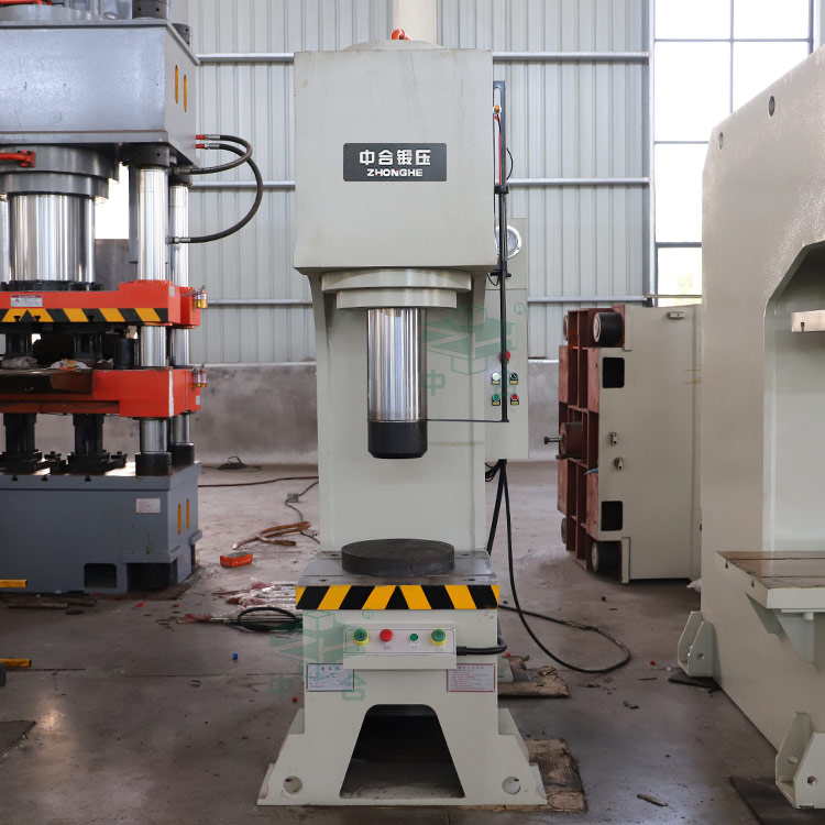 200噸單柱液壓機.jpg 200噸單柱液壓機.jpg