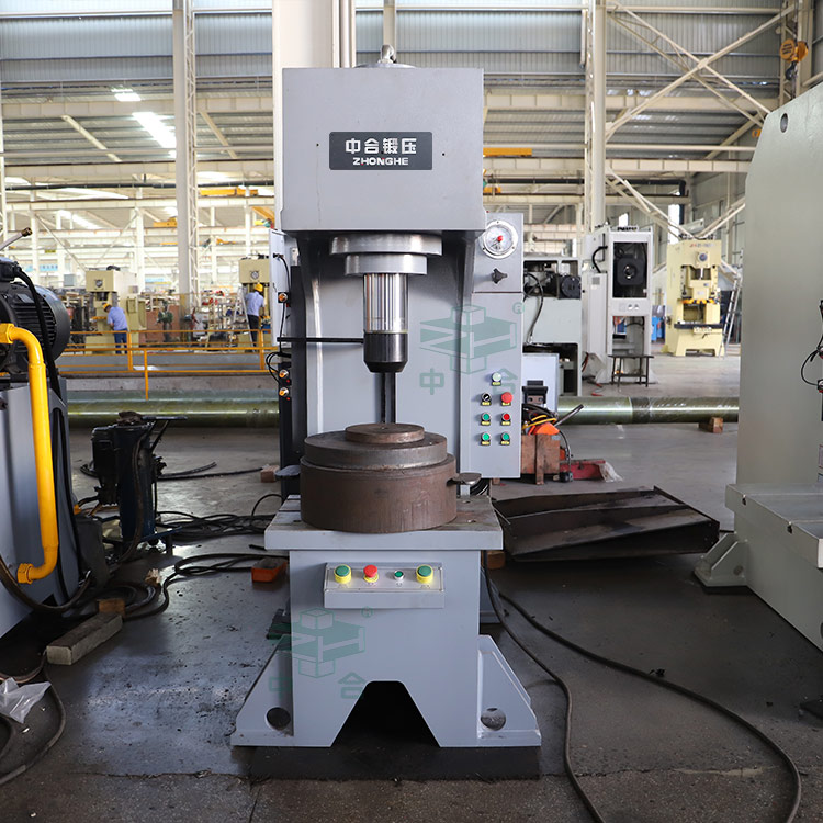 100噸單柱液壓機(jī).jpg 100噸單柱液壓機(jī).jpg