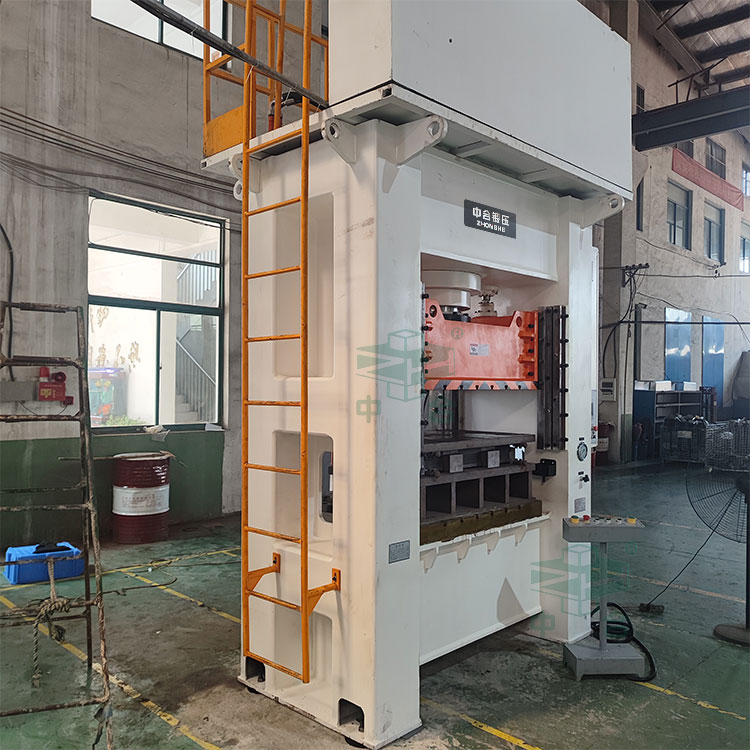 315噸框架式油壓機(jī).jpg 315噸框架式油壓機(jī).jpg