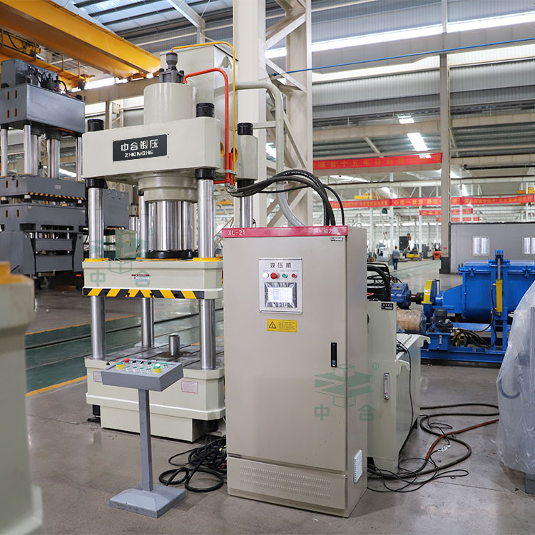 315噸三梁四柱液壓機(jī).jpg 315噸三梁四柱液壓機(jī).jpg