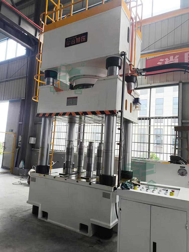 1000噸四柱液壓機(jī)安裝完成.jpg 1000噸四柱液壓機(jī)安裝完成.jpg