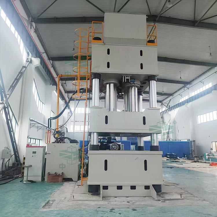2000噸四柱液壓機(jī) 2000噸四柱液壓機(jī)
