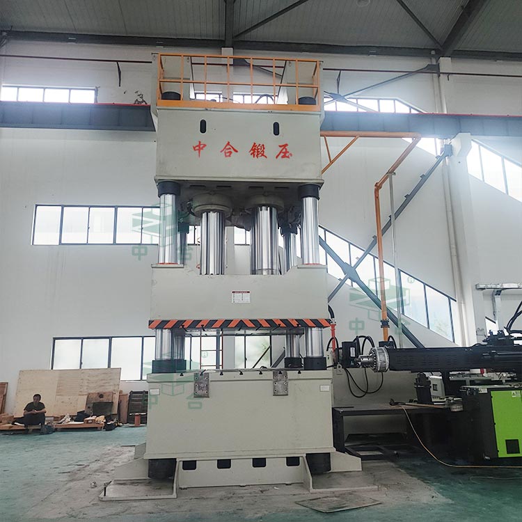 2000噸汽車配件成型液壓機(jī)現(xiàn)場(chǎng)調(diào)試 2000噸汽車配件成型液壓機(jī)現(xiàn)場(chǎng)調(diào)試