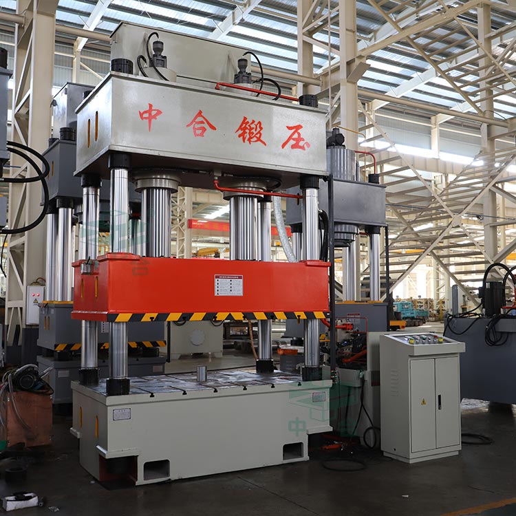 四柱液壓機(jī).jpg 四柱液壓機(jī).jpg