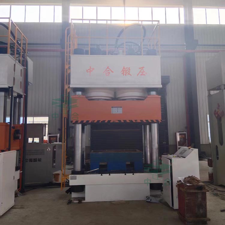 1600噸木屑托盤(pán)成型液壓機(jī) 1600噸木屑托盤(pán)成型液壓機(jī)