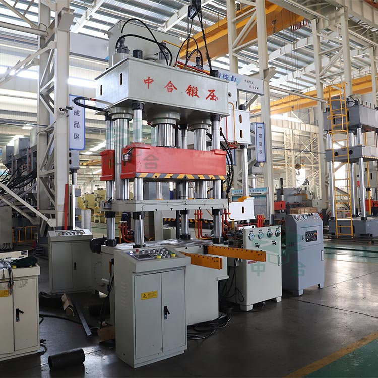 200噸四梁四柱液壓機(jī).jpg 200噸四梁四柱液壓機(jī).jpg