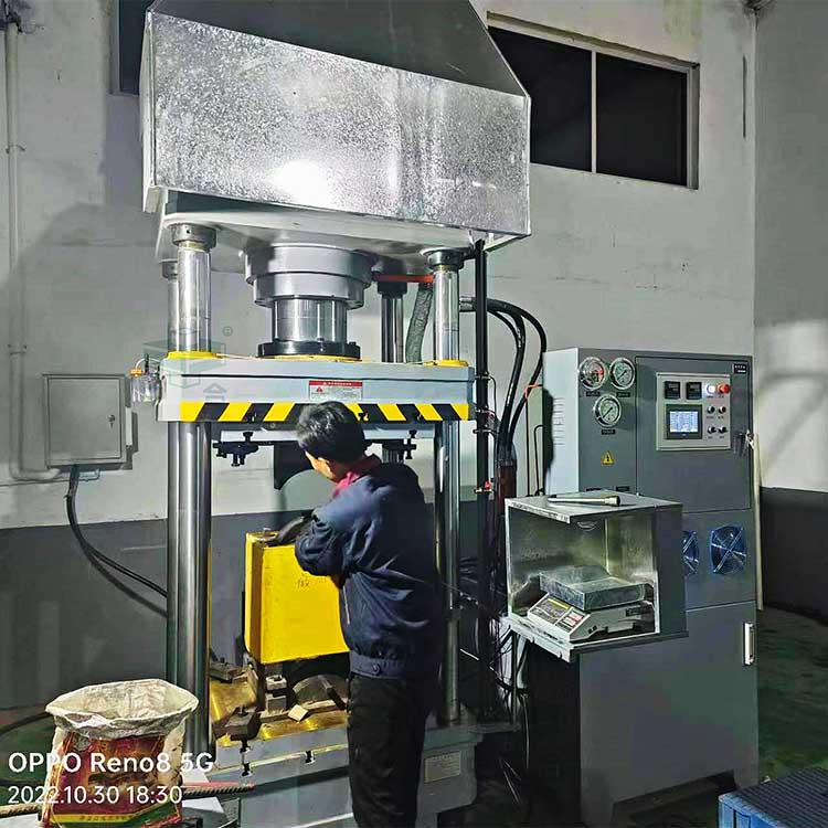 剎車閘瓦成型設(shè)備_200噸液壓機(jī) 剎車閘瓦成型設(shè)備_200噸液壓機(jī)