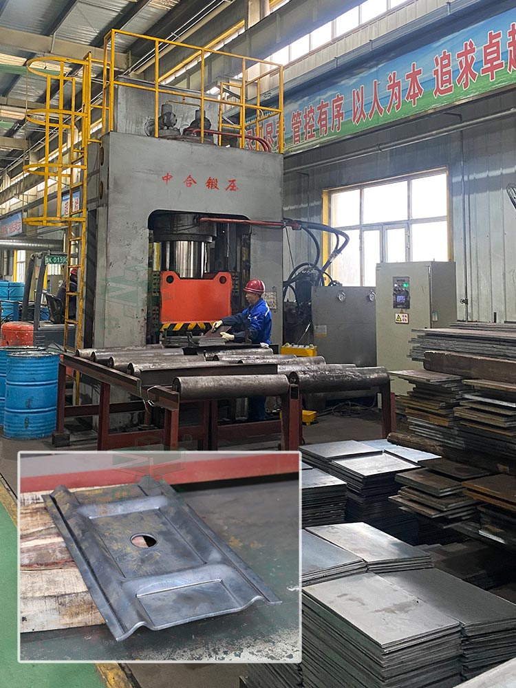 800噸框架式液壓機(jī) 800噸框架式液壓機(jī)