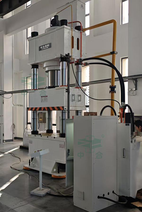 630噸三梁四柱液壓機(jī)(圖).jpg 630噸三梁四柱液壓機(jī)(圖).jpg