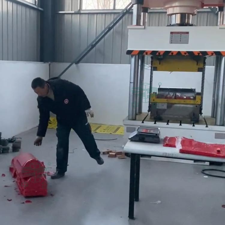 電纜線保護(hù)殼.jpg 電纜線保護(hù)殼.jpg