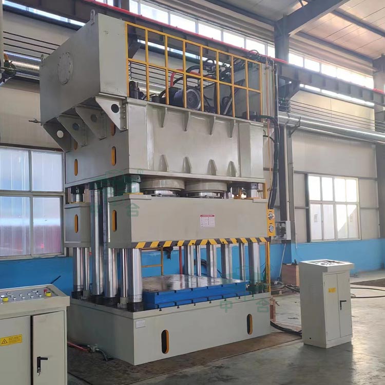 2000噸壓濾機濾板成型液壓機現(xiàn)場.jpg 2000噸壓濾機濾板成型液壓機現(xiàn)場.jpg