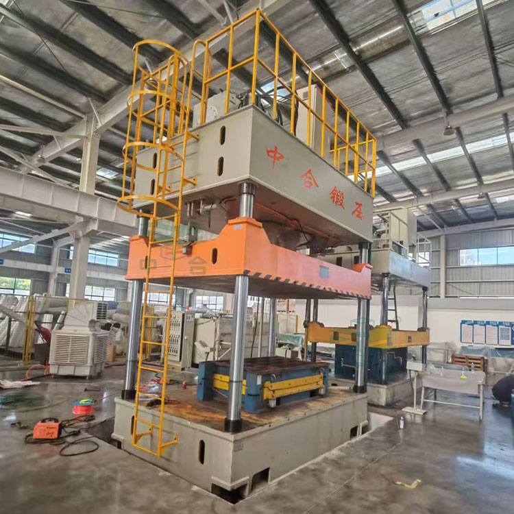 315噸三梁四柱液壓機(jī)安裝完成.jpg 315噸三梁四柱液壓機(jī)安裝完成.jpg