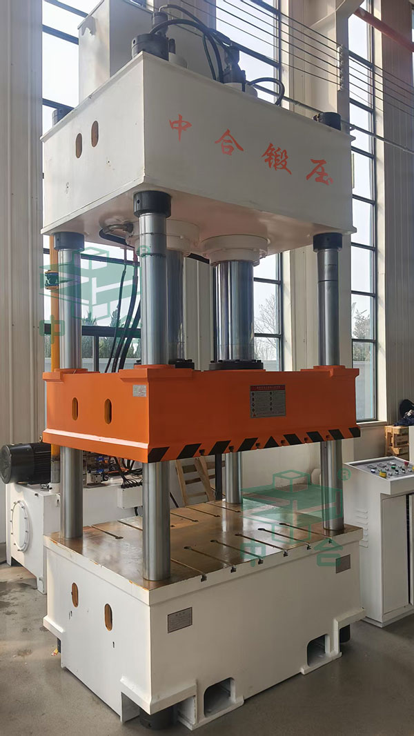 315噸四柱液壓機(jī)(2).jpg 315噸四柱液壓機(jī)(2).jpg