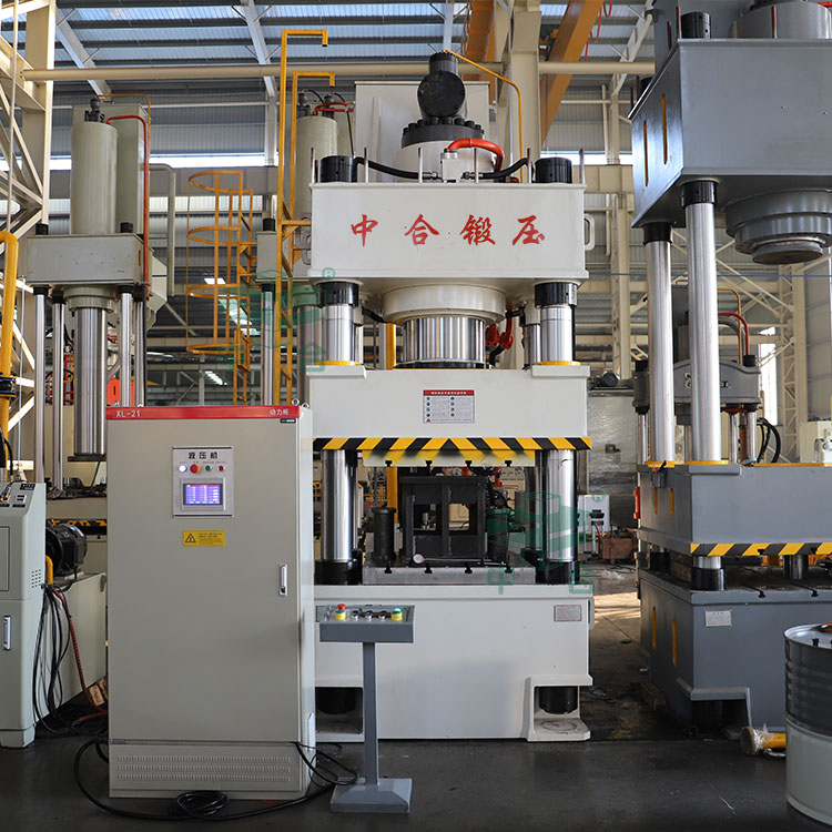 500噸四柱液壓機(jī).jpg 500噸四柱液壓機(jī).jpg