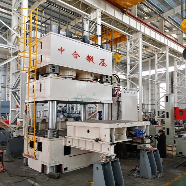 3000噸液壓機(jī).jpg 3000噸液壓機(jī).jpg