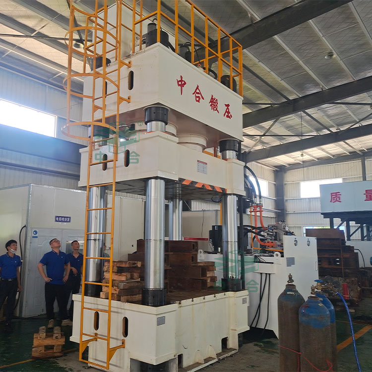 1250噸油壓機(jī).jpg 1250噸油壓機(jī).jpg