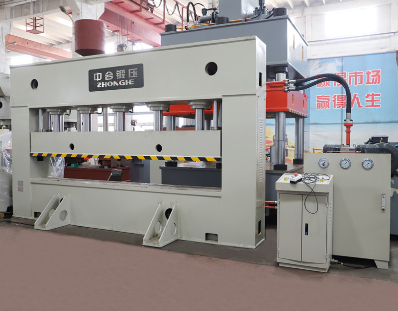 集裝箱板成型液壓機(jī)(圖1) 集裝箱板成型液壓機(jī)(圖1)